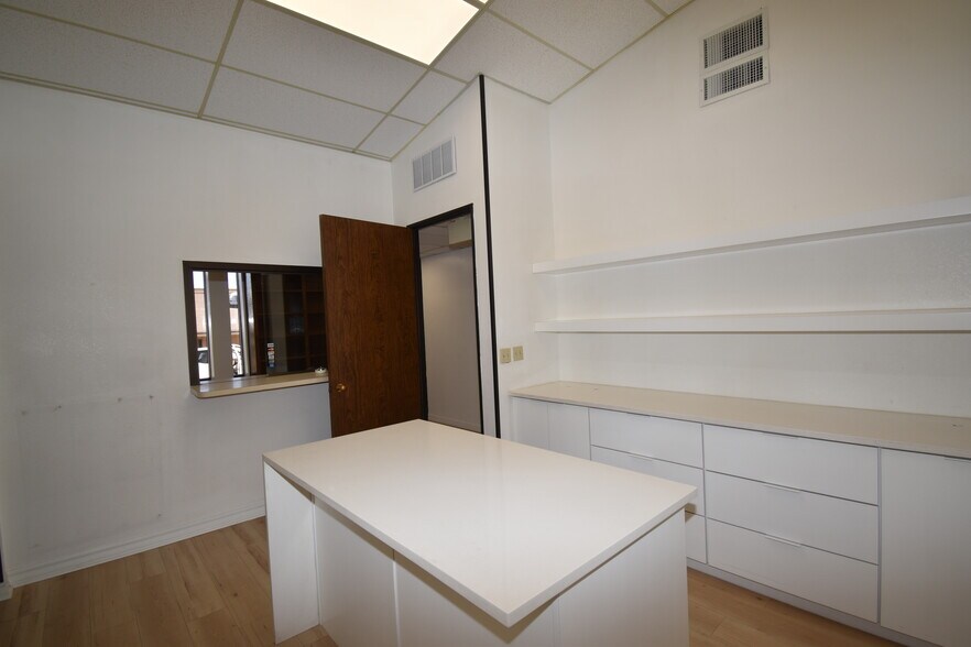 More Photos Of 1201 E Schuster Ave, El Paso Medical For Lease