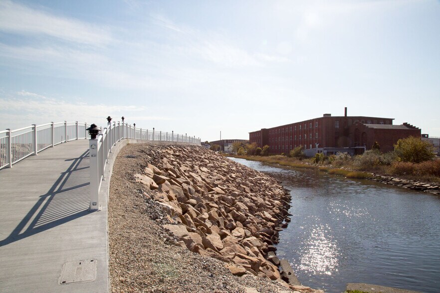 More Photos Of 11 Cove St, New Bedford Manufacturing For Sale