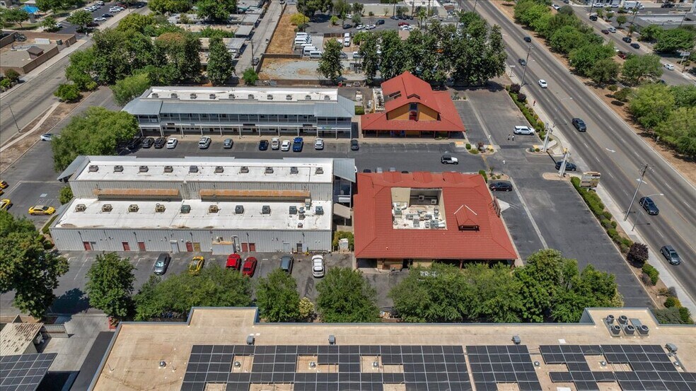 More Photos Of 1458-1468 Clovis Ave, Clovis Freestanding For Lease