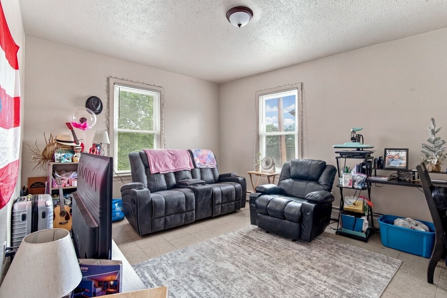 More Photos Of 32 Northeast St, Woonsocket Apartments For Sale