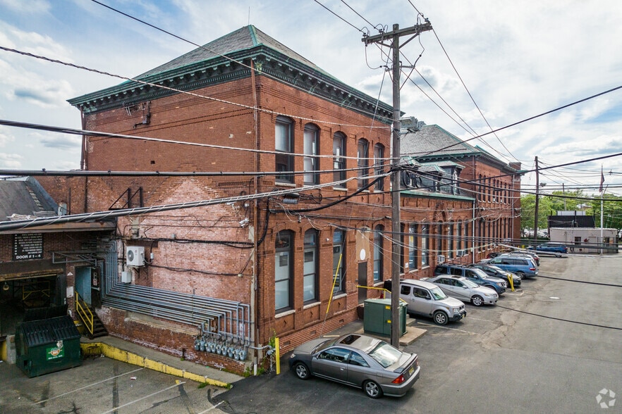 More Photos Of 90 Dayton Ave, Passaic Warehouse For Lease