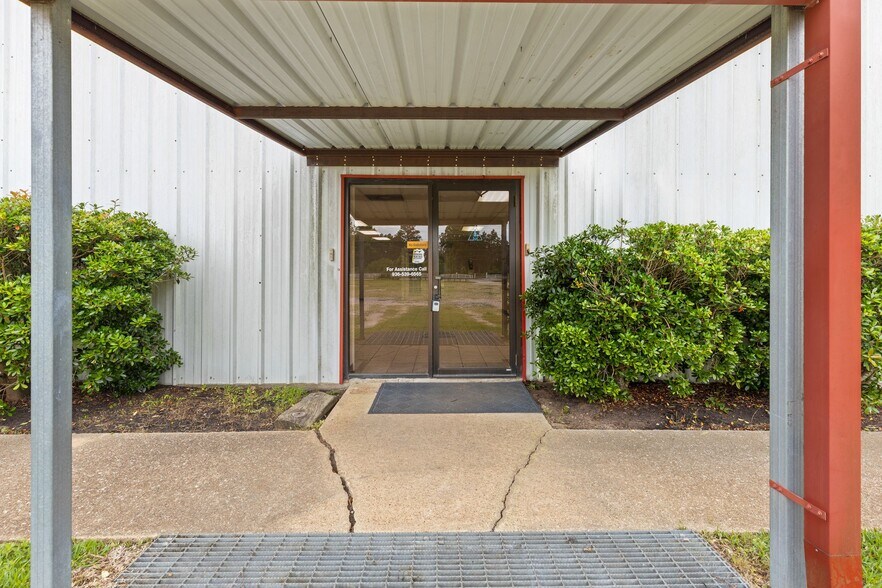 More Photos Of 516 FM 3083 Rd, Conroe Industrial For Lease