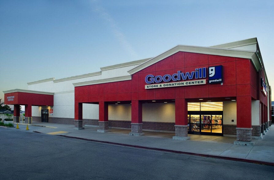 More Photos Of 526 W Foothill Blvd, Glendora Drugstore For Sale