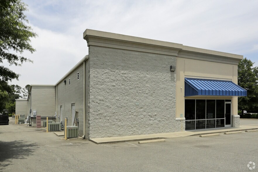 More Photos Of 218-250 Venture Dr, Smithfield General Retail For Lease