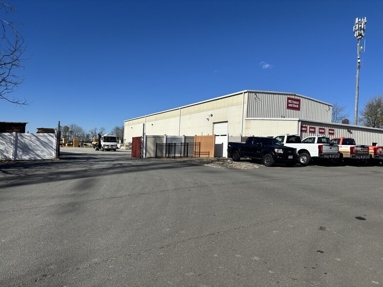 Primary Photo Of 43060 Jackpit Ln, Ashburn Warehouse For Lease