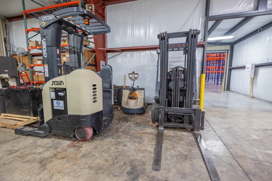 More Photos Of 252 Commerce Dr, Tompkinsville Warehouse For Sale