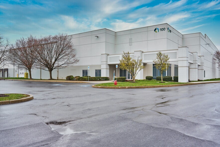 More Photos Of 100 Quality Cir, Harrisburg Distribution For Lease