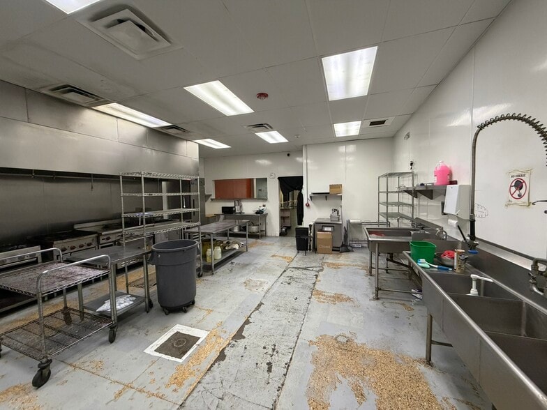 More Photos Of 331 E Weber Ave, Stockton Freestanding For Lease