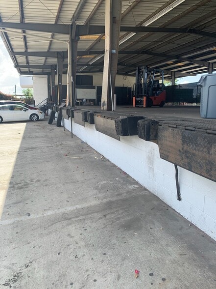 More Photos Of 1115 S Taylor Ave, Montebello Truck Terminal For Lease