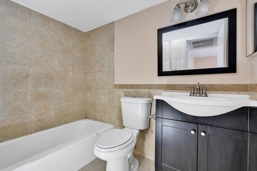 More Photos Of 223 Dolphin Pt, Clearwater Apartments For Sale