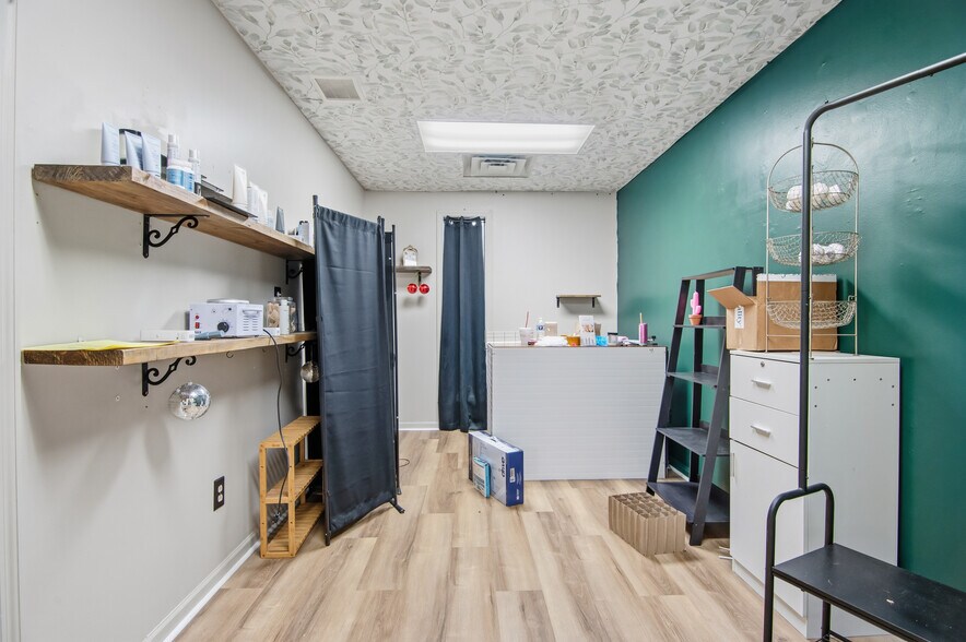 More Photos Of 411 Western Blvd, Jacksonville Medical For Lease