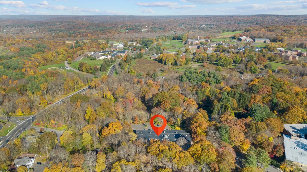 More Photos Of 10 Mile Hill Rd, Newtown Warehouse For Lease