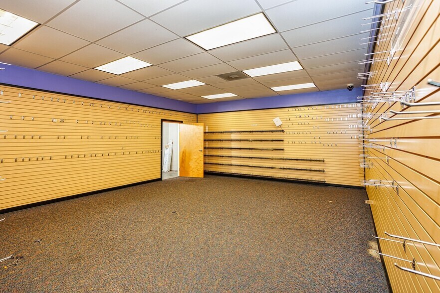 More Photos Of 8201 SE Powell Blvd, Portland General Retail For Sale