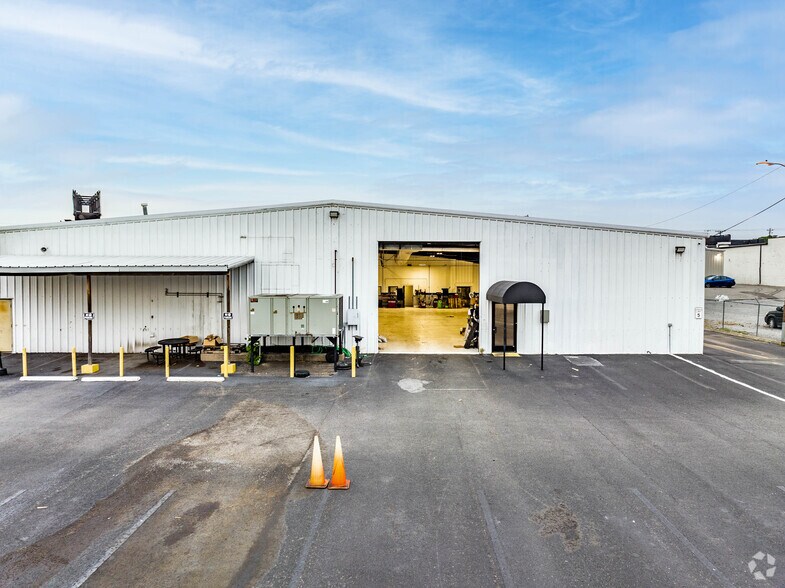 More Photos Of 1809-1811 Gallatin Pike N, Madison Auto Dealership For Lease