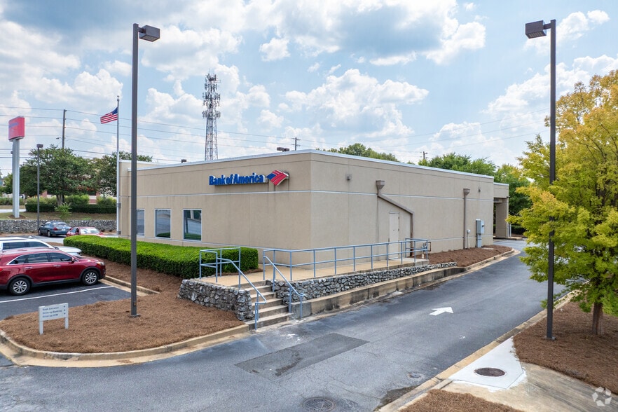 More Photos Of 1607 S Lumpkin Rd, Columbus Storefront For Lease