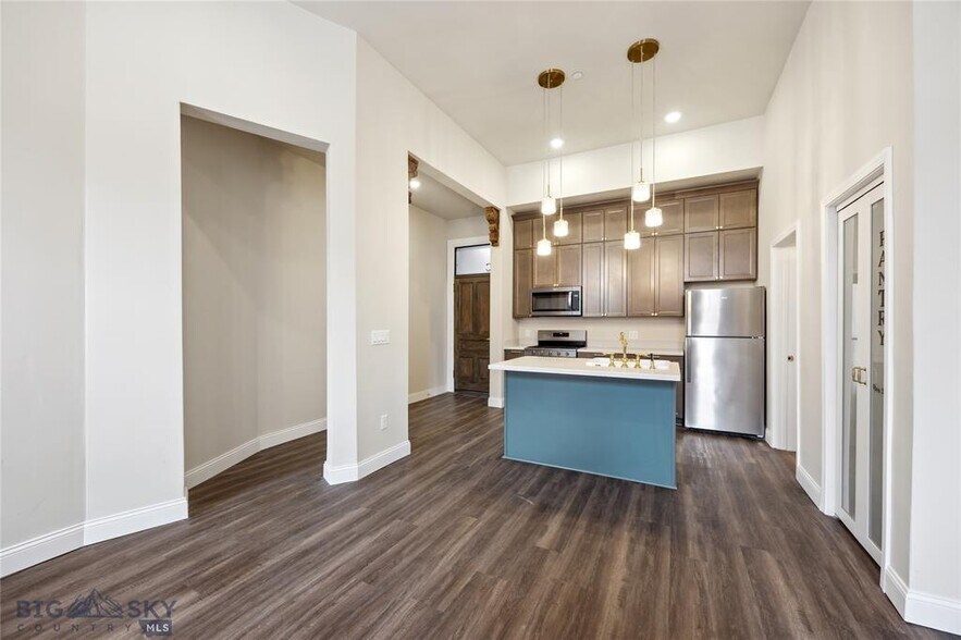 More Photos Of 140 W Park St, Butte Apartments For Sale