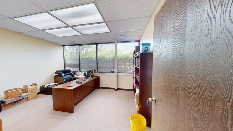More Photos Of 1235 E Davis, Arlington Heights Office For Lease
