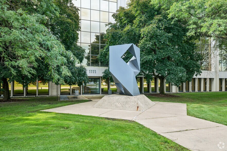 More Photos Of 1111 E Touhy Ave, Des Plaines Office For Sale