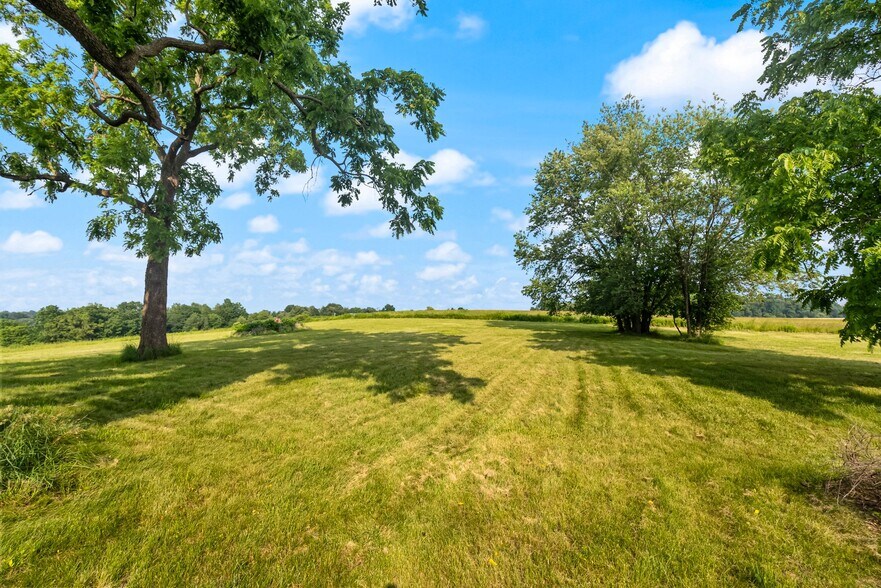 More Photos Of 1112 W Bridge St, Spring City Warehouse For Sale