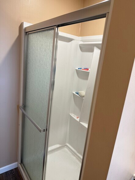 More Photos Of 4881 Pittsburgh Rd, Harrisville Light Distribution For Sale