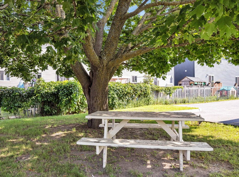 More Photos Of 4 Robert St, Arnprior Apartments For Sale