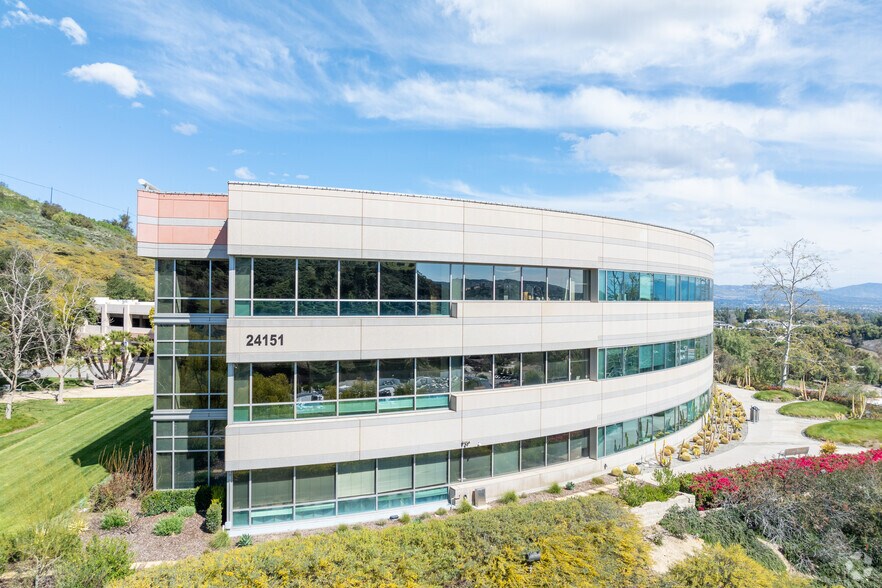 More Photos Of 24151 Ventura Blvd, Calabasas Office For Lease