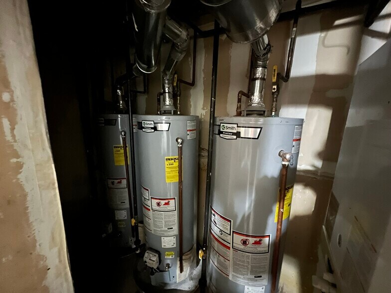 More Photos Of 11818 101st Ave, South Richmond Hill Office Residential For Sale