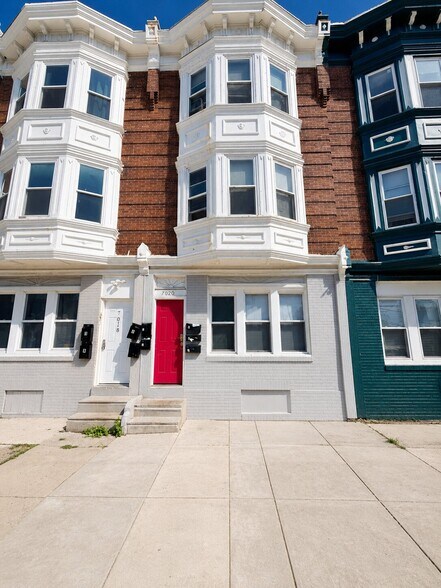 Primary Photo Of 7020 Woodland Ave, Philadelphia Apartments For Sale