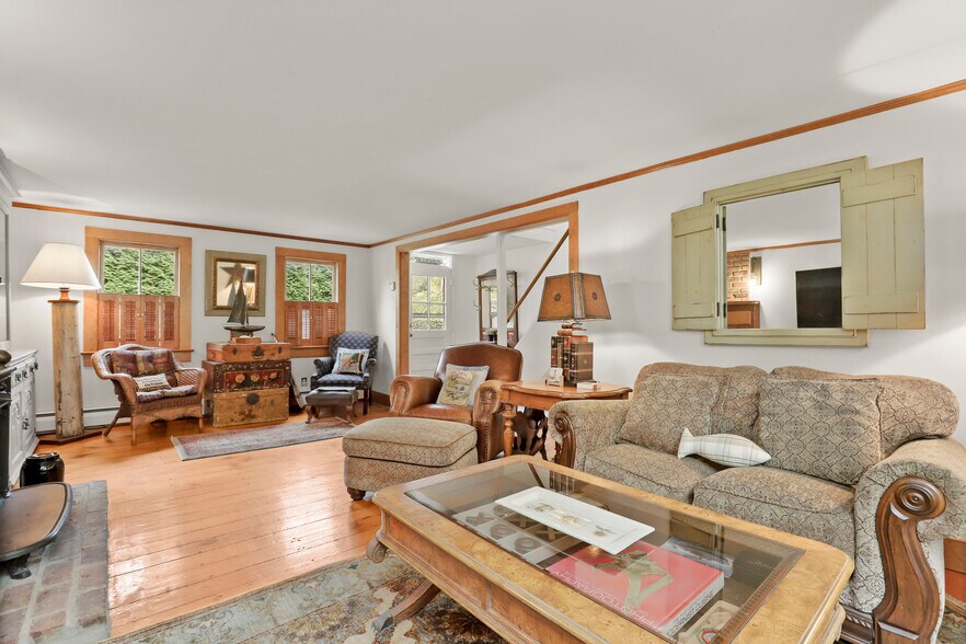 More Photos Of 47 Hollow Tree Ridge Rd, Darien Apartments For Sale