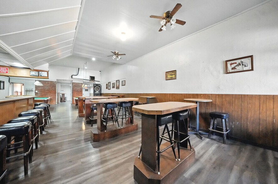 More Photos Of 105 Main St, Jackson Bar For Sale