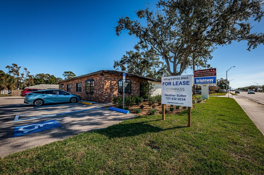 More Photos Of 5001 4th St N, Saint Petersburg Office For Lease