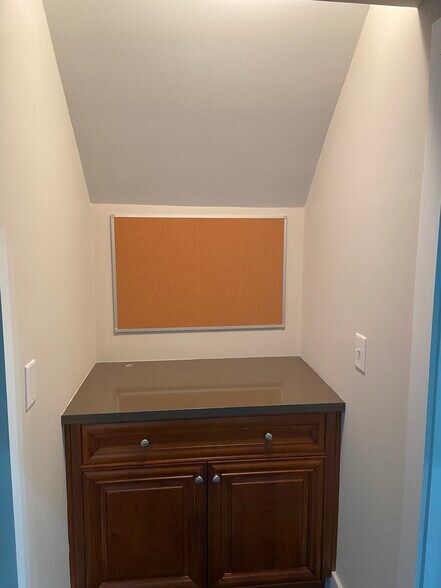 More Photos Of 188 Anderson St SE, Marietta Office Residential For Lease