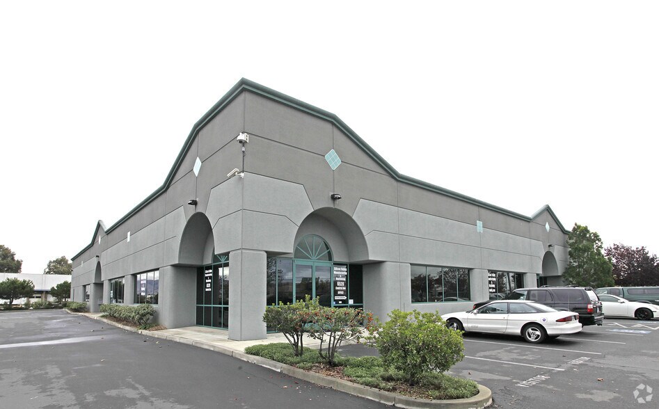 More Photos Of 6520-6540 Central Ave, Newark Manufacturing For Sale