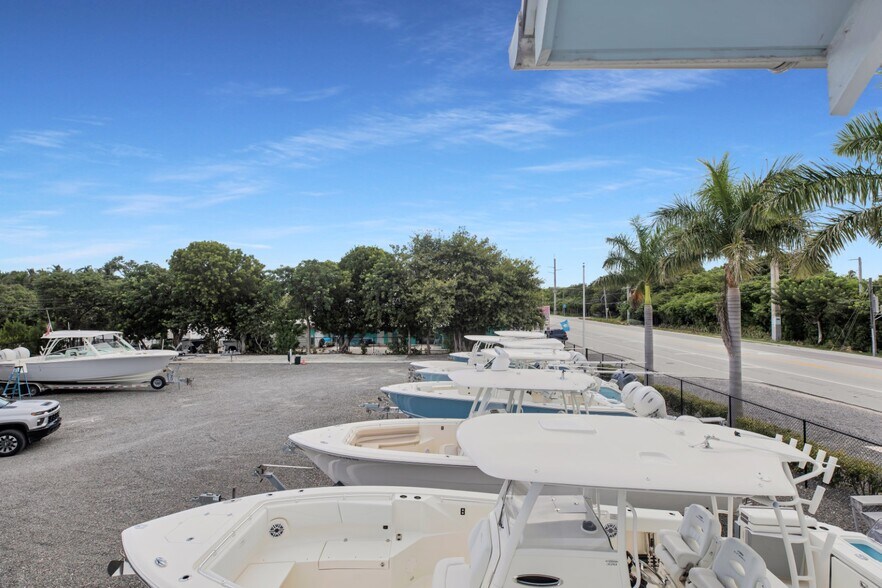 More Photos Of 82705 Overseas Hwy, Islamorada General Retail For Sale