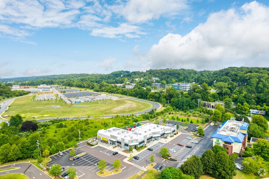 More Photos Of 5 Morehall Rd, Malvern Freestanding For Lease