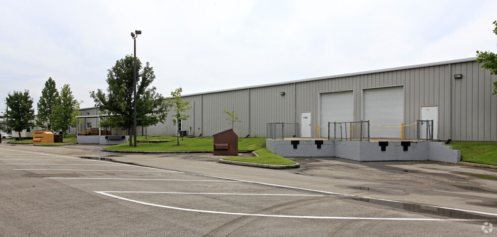 More Photos Of 119 Hamilton Park Dr, Tallahassee Warehouse For Lease