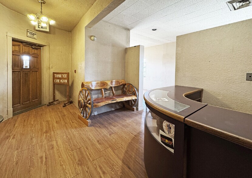 More Photos Of 5209 4th St NW, Albuquerque Restaurant For Sale