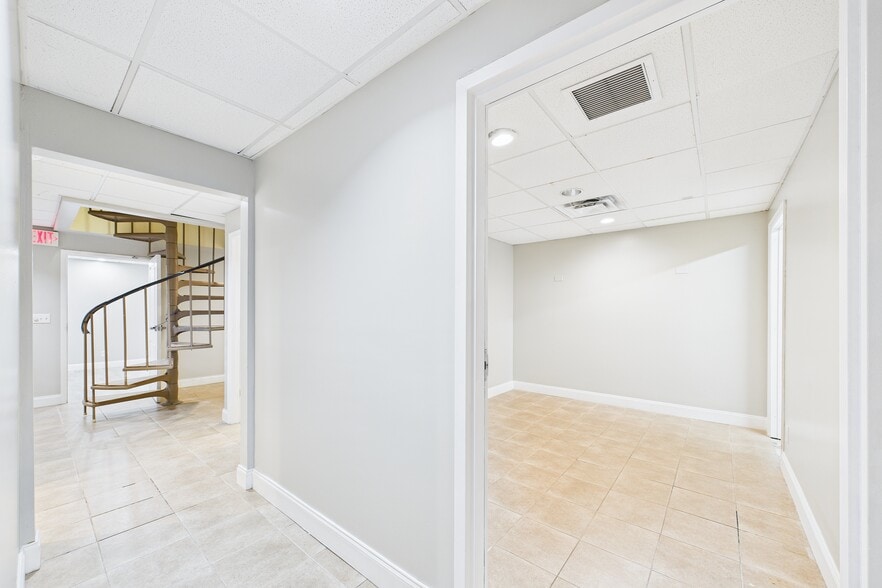 More Photos Of 170 Enterprise Ave SE, Palm Bay Office For Lease