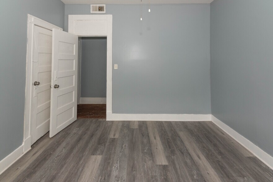 More Photos Of 3210-3212 Walbrook Ave, Baltimore Apartments For Sale