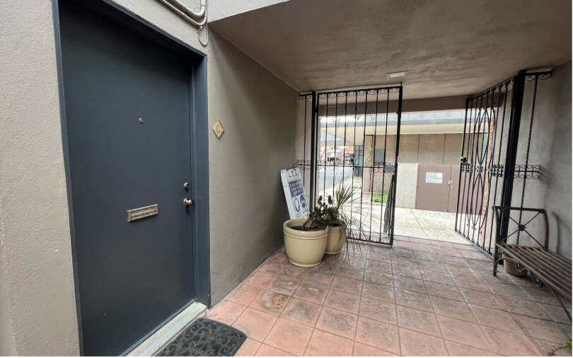 More Photos Of 7730-7742 Herschel Ave, La Jolla Office Residential For Lease