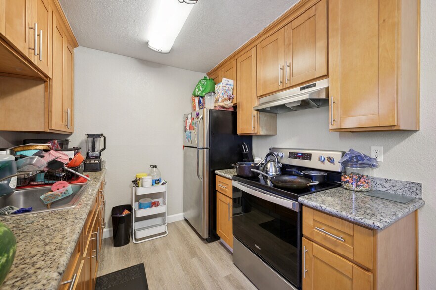 More Photos Of 550 Berry Ave, Hayward Apartments For Sale