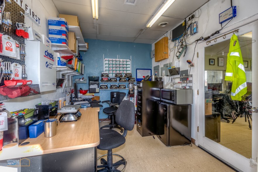 More Photos Of 1845 Range St, Boulder Warehouse For Sale