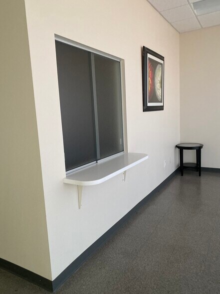 More Photos Of 4300-4302 Fairmont Pky, Pasadena Unknown For Lease