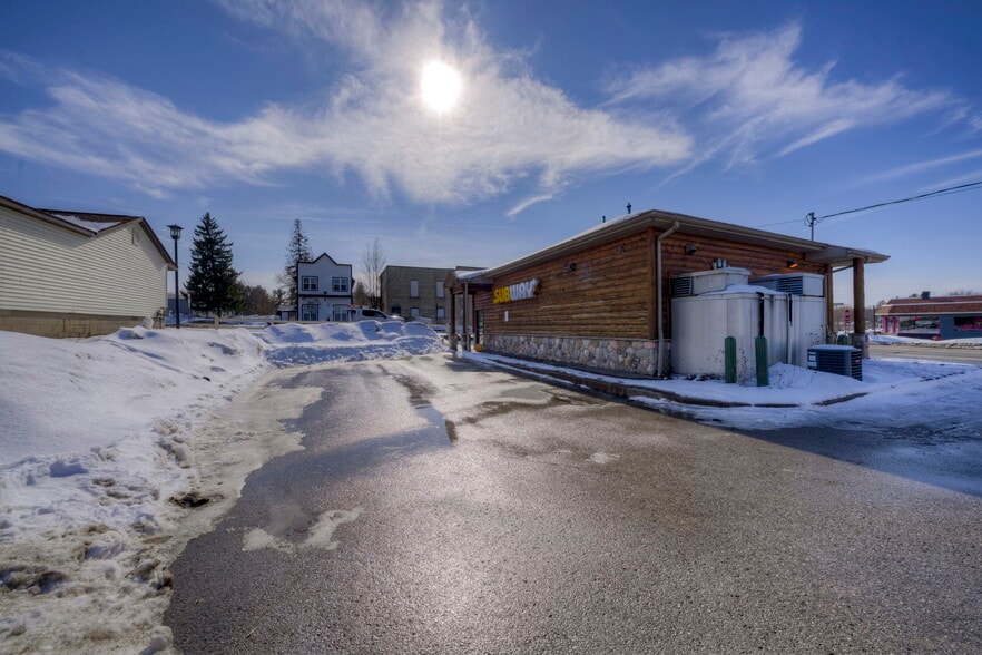 More Photos Of 101 E Main St, Kingsley Fast Food For Sale