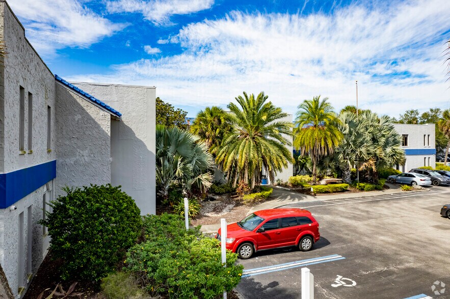 More Photos Of 5118 N 56th St, Tampa Office For Lease