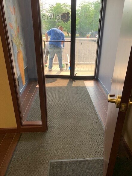 More Photos Of 5 Johnson Dr, Raritan Warehouse For Lease