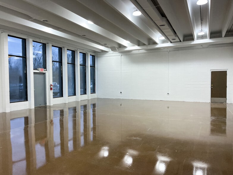 More Photos Of 660-666 N Hague Ave, Columbus Warehouse For Lease