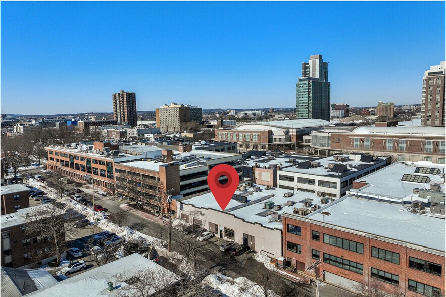 More Photos Of 115 Dummer St, Brookline Flex For Sale