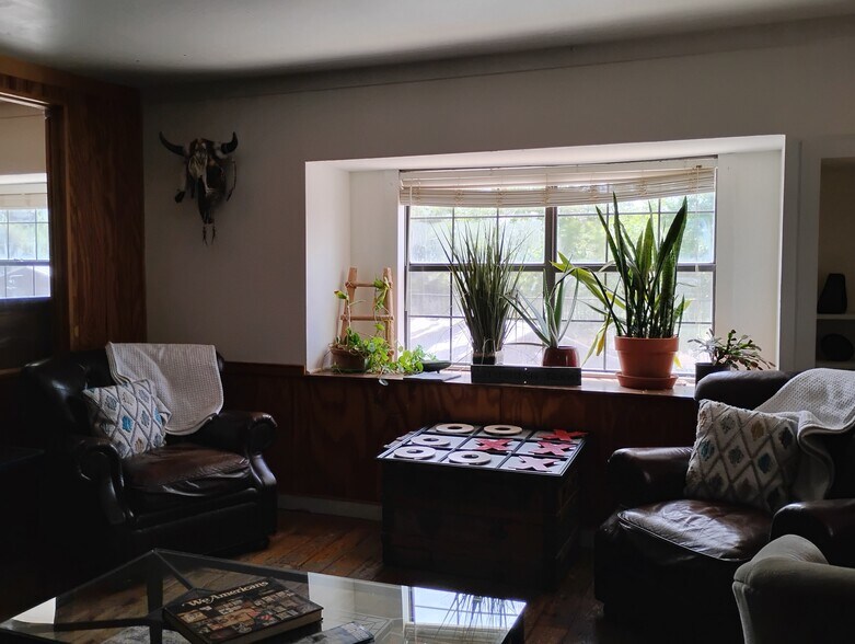 More Photos Of 111 N State St, Fort Davis Hotel For Sale