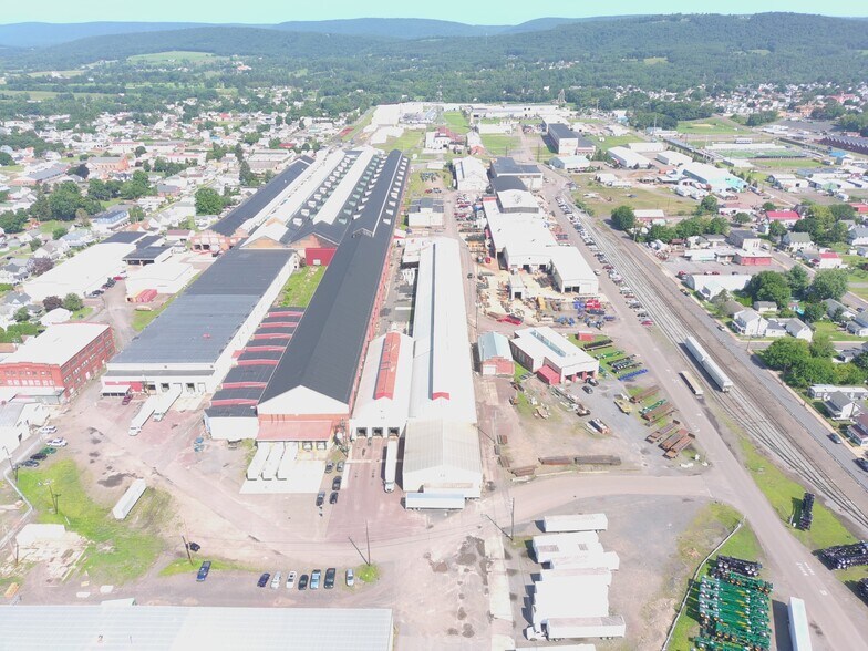 More Photos Of 212 Tank Rd, Berwick Warehouse For Lease